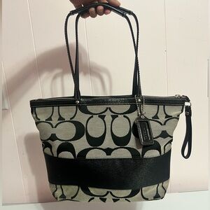 COACH Women’s Black HANDBAG F13548 VINTAGE SIGNATURE ZIP TOP TOTE Bag Y2K